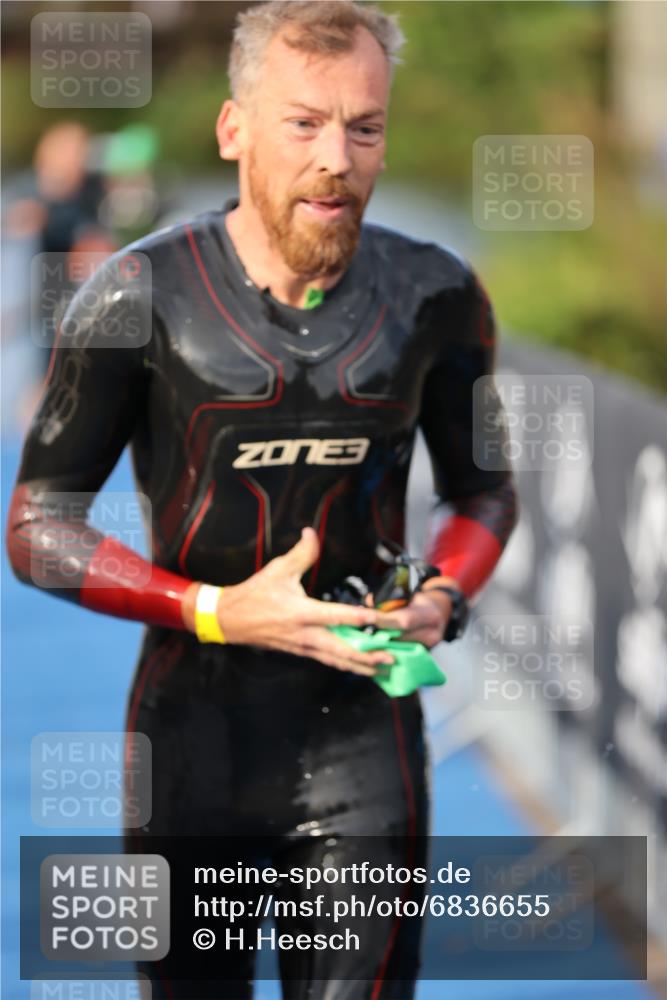 25.08.2024 - Elbe Triathlon Hamburg H.Heesch http://msf.ph/oto/6836655 25.08.2024 08:36:11 Schwimmen 43, 45, 46, 54, 72, 88, 98 meine-sportfotos.de