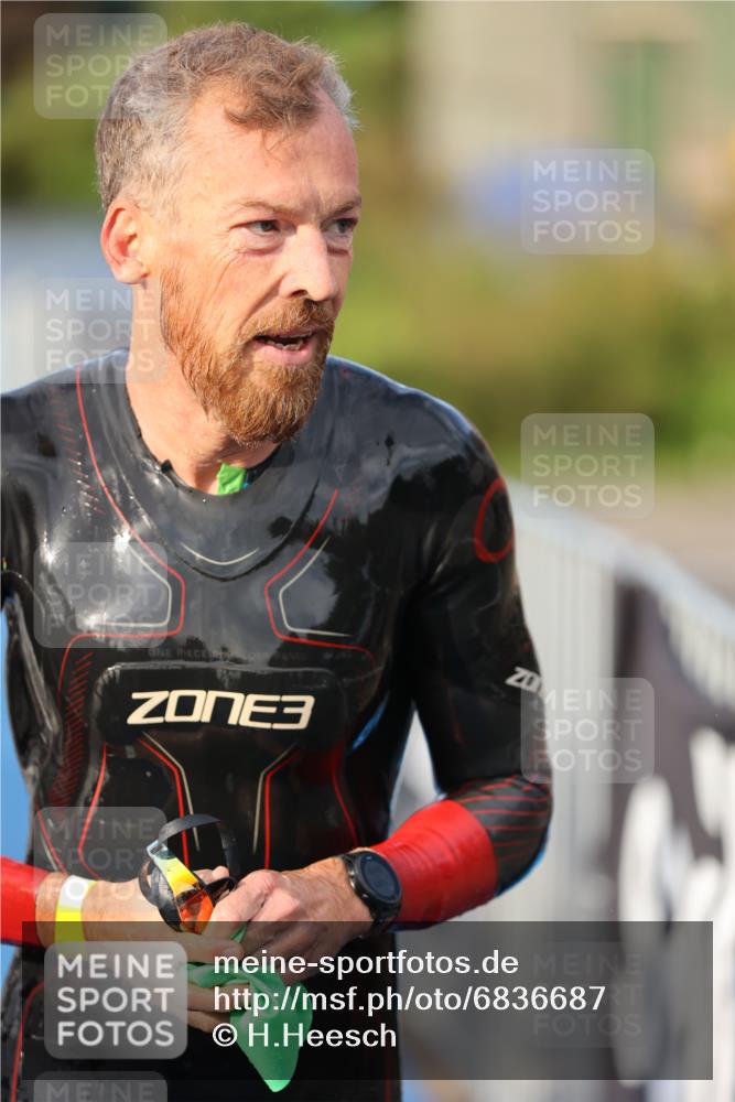 25.08.2024 - Elbe Triathlon Hamburg H.Heesch http://msf.ph/oto/6836687 25.08.2024 08:36:11 Schwimmen 43, 45, 46, 54, 72, 88, 98 meine-sportfotos.de