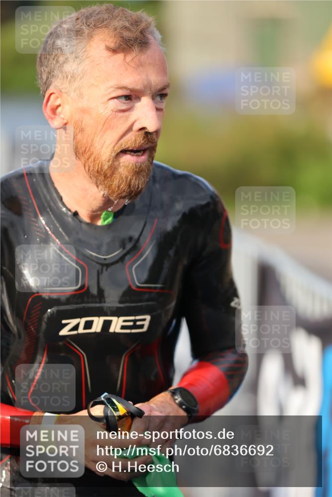 25.08.2024 - Elbe Triathlon Hamburg H.Heesch http://msf.ph/oto/6836692 25.08.2024 08:36:11 Schwimmen 43, 45, 46, 54, 72, 88, 98 meine-sportfotos.de