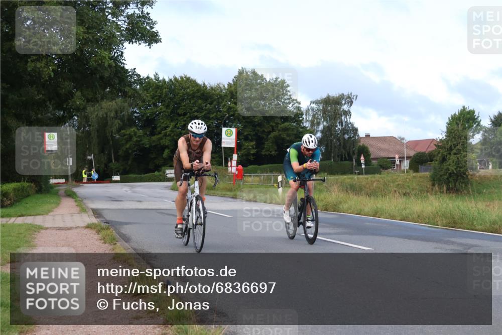 25.08.2024 - Elbe Triathlon Hamburg Fuchs,  Jonas http://msf.ph/oto/6836697 25.08.2024 08:46:06 Radfahren 44, 93 meine-sportfotos.de