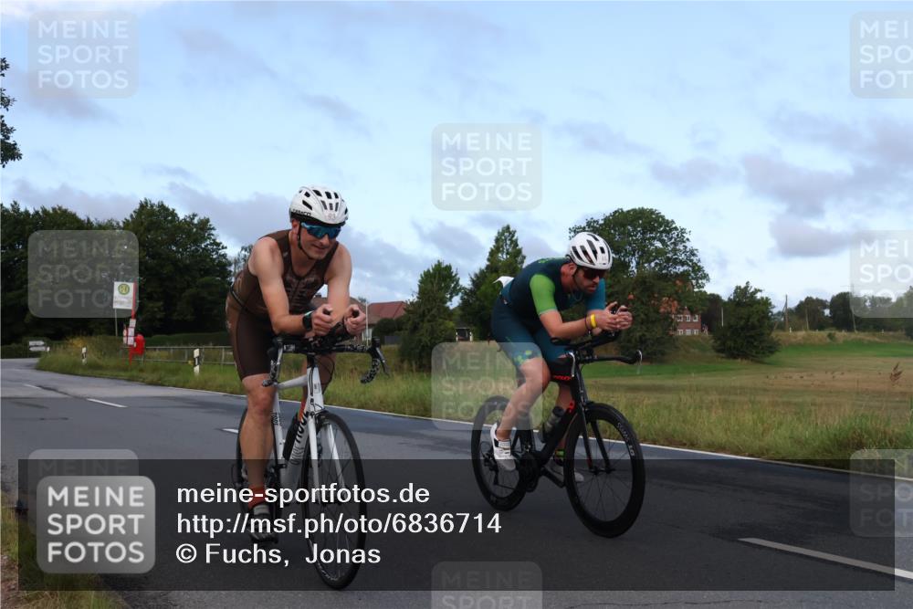 25.08.2024 - Elbe Triathlon Hamburg Fuchs,  Jonas http://msf.ph/oto/6836714 25.08.2024 08:46:07 Radfahren 44, 93 meine-sportfotos.de