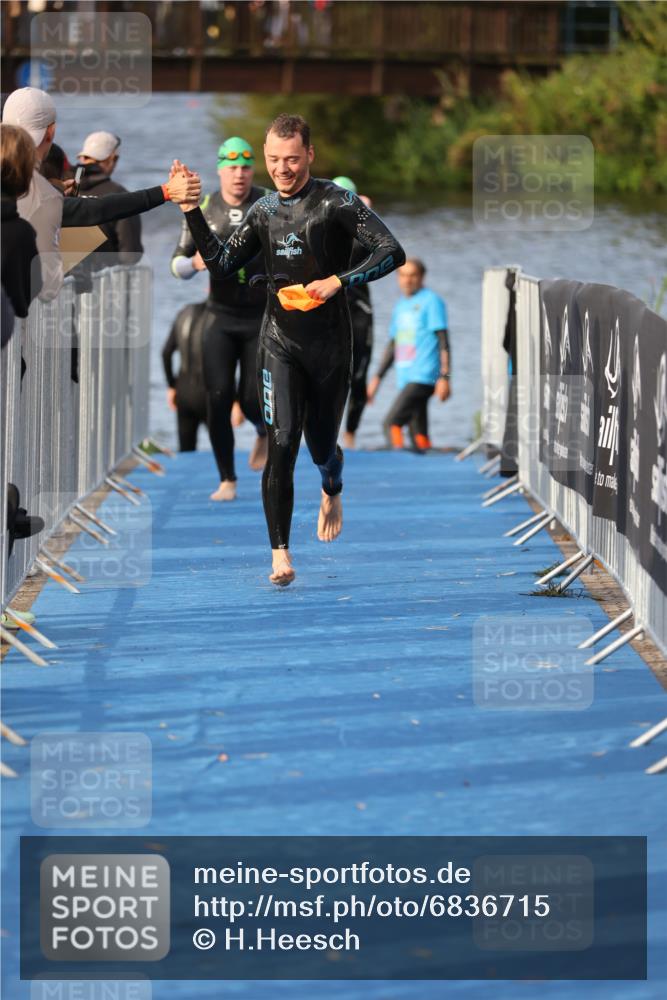 25.08.2024 - Elbe Triathlon Hamburg H.Heesch http://msf.ph/oto/6836715 25.08.2024 08:36:13 Schwimmen 43, 45, 46, 54, 72, 88, 98 meine-sportfotos.de