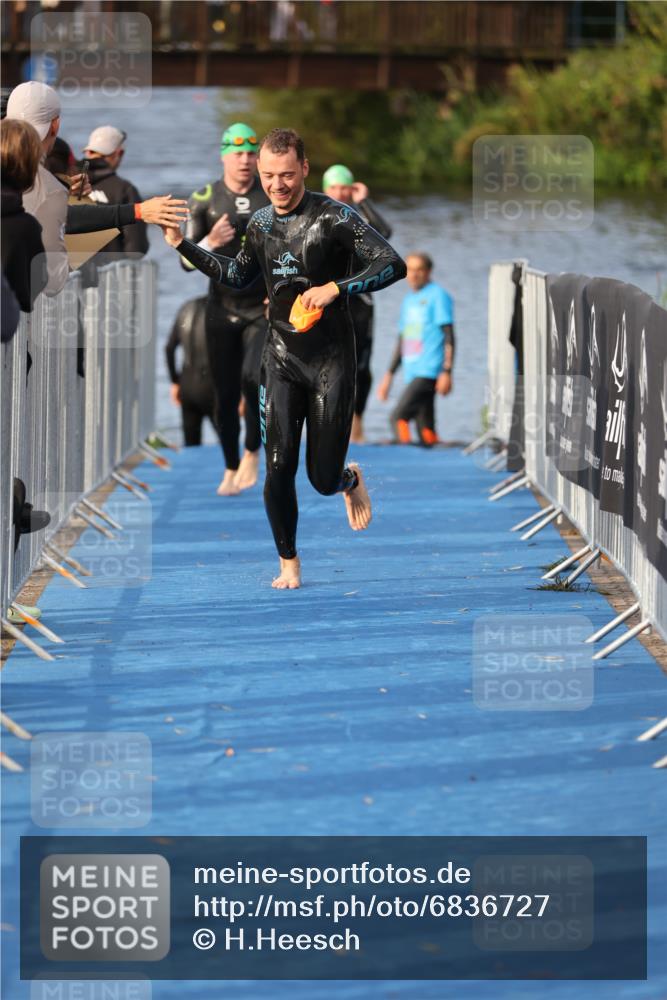 25.08.2024 - Elbe Triathlon Hamburg H.Heesch http://msf.ph/oto/6836727 25.08.2024 08:36:13 Schwimmen 43, 45, 46, 54, 72, 88, 98 meine-sportfotos.de