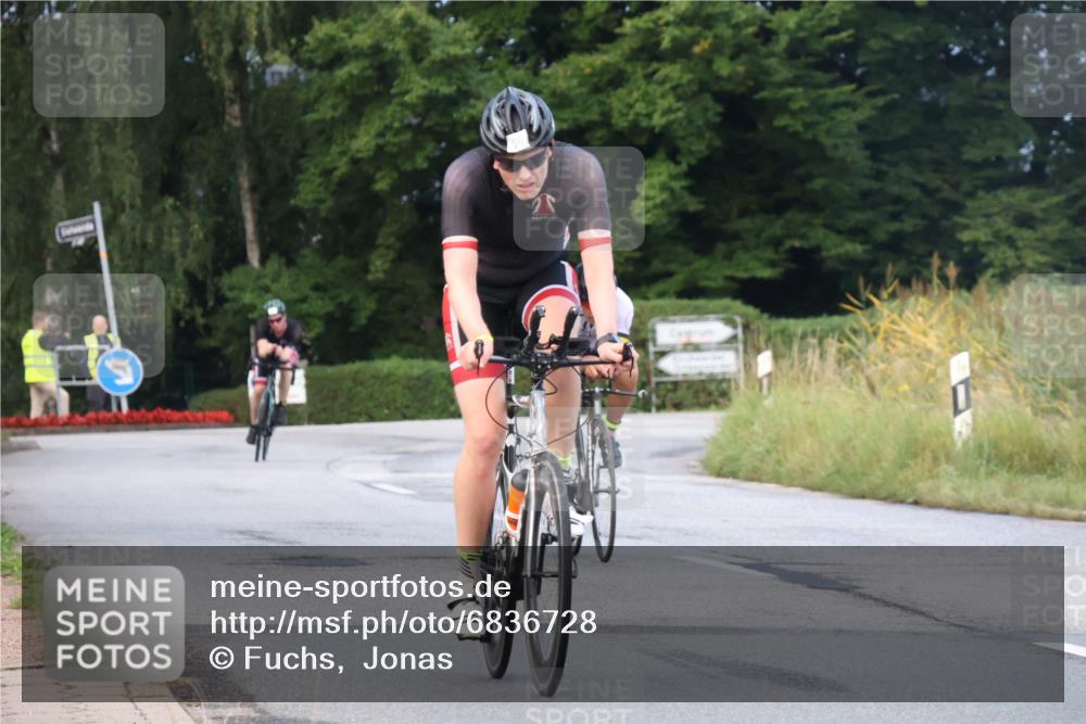 25.08.2024 - Elbe Triathlon Hamburg Fuchs,  Jonas http://msf.ph/oto/6836728 25.08.2024 08:46:25 Radfahren 59, 72, 63 meine-sportfotos.de