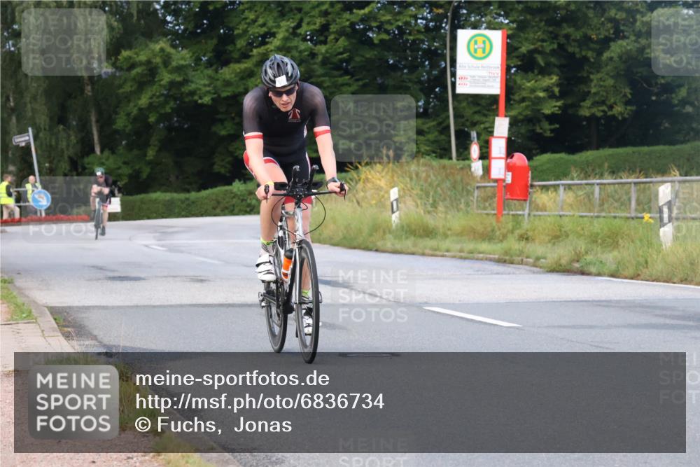 25.08.2024 - Elbe Triathlon Hamburg Fuchs,  Jonas http://msf.ph/oto/6836734 25.08.2024 08:46:26 Radfahren 59, 72, 63 meine-sportfotos.de