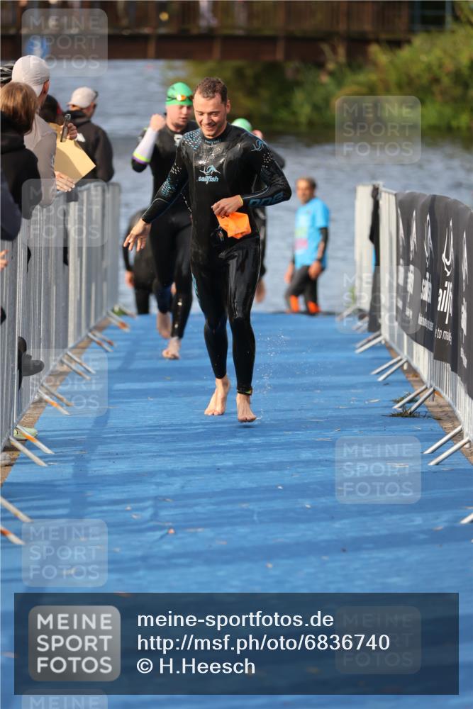 25.08.2024 - Elbe Triathlon Hamburg H.Heesch http://msf.ph/oto/6836740 25.08.2024 08:36:13 Schwimmen 43, 45, 46, 54, 72, 88, 98 meine-sportfotos.de