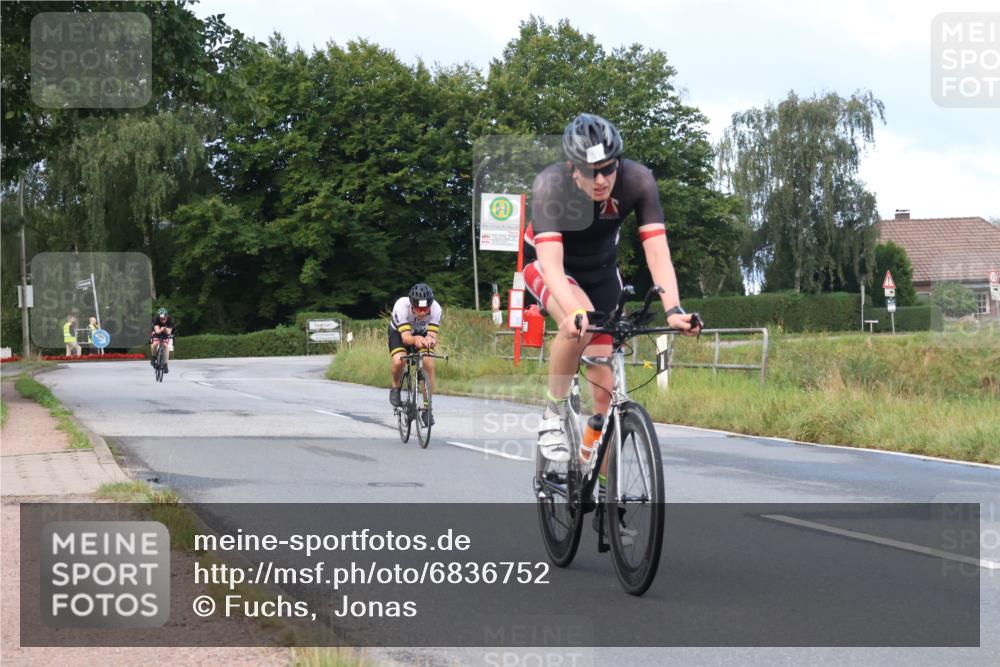 25.08.2024 - Elbe Triathlon Hamburg Fuchs,  Jonas http://msf.ph/oto/6836752 25.08.2024 08:46:26 Radfahren 59, 72, 63 meine-sportfotos.de