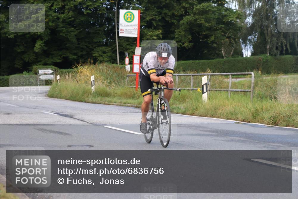 25.08.2024 - Elbe Triathlon Hamburg Fuchs,  Jonas http://msf.ph/oto/6836756 25.08.2024 08:46:27 Radfahren 59, 72, 63 meine-sportfotos.de