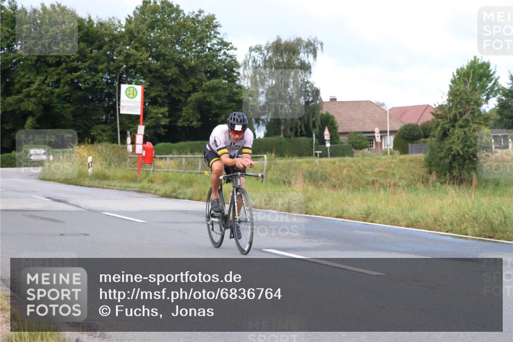 25.08.2024 - Elbe Triathlon Hamburg Fuchs,  Jonas http://msf.ph/oto/6836764 25.08.2024 08:46:27 Radfahren 59, 72, 63 meine-sportfotos.de