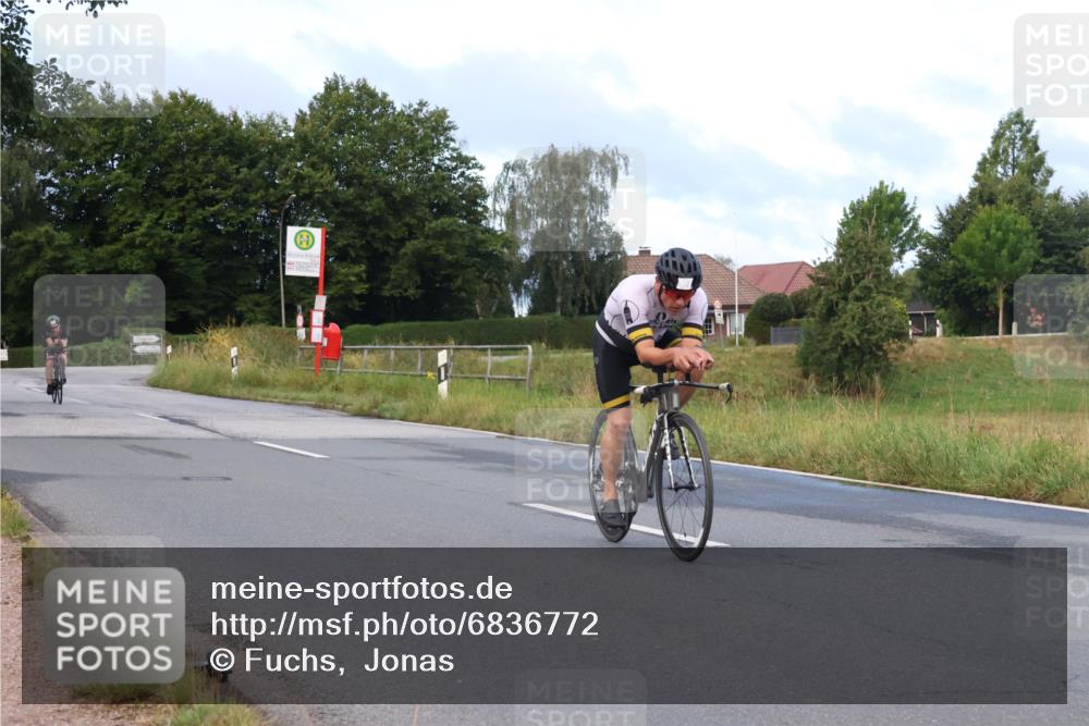 25.08.2024 - Elbe Triathlon Hamburg Fuchs,  Jonas http://msf.ph/oto/6836772 25.08.2024 08:46:28 Radfahren 59, 72, 63 meine-sportfotos.de