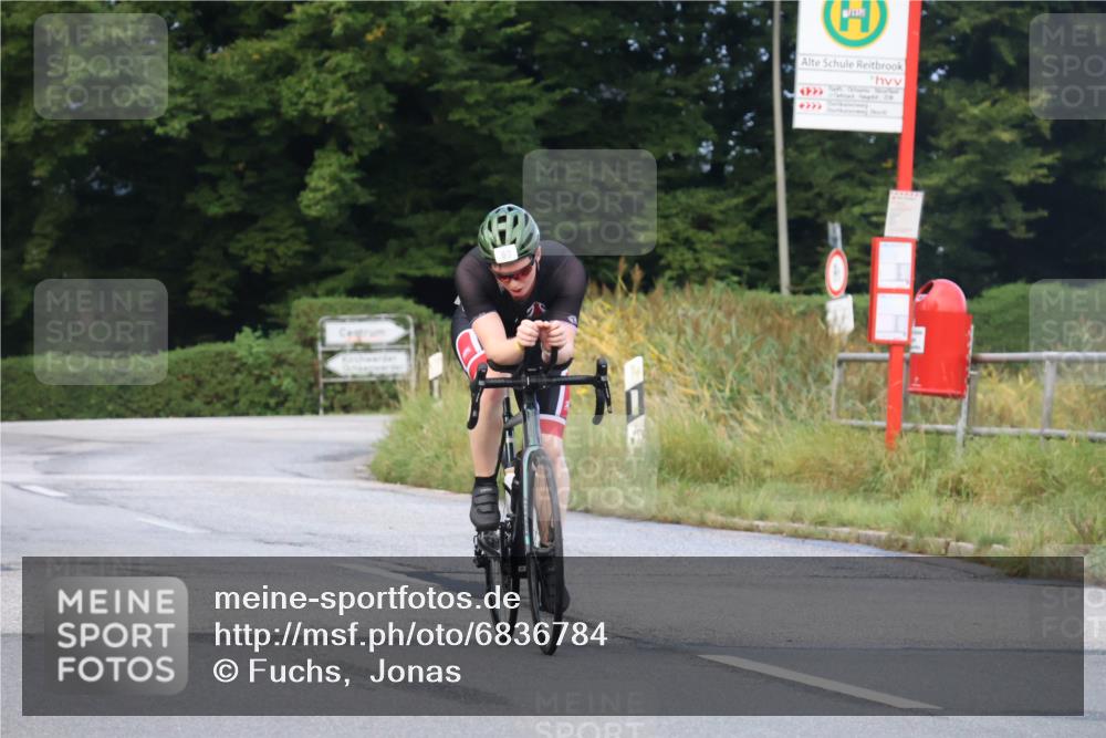 25.08.2024 - Elbe Triathlon Hamburg Fuchs,  Jonas http://msf.ph/oto/6836784 25.08.2024 08:46:29 Radfahren 59, 72, 63 meine-sportfotos.de