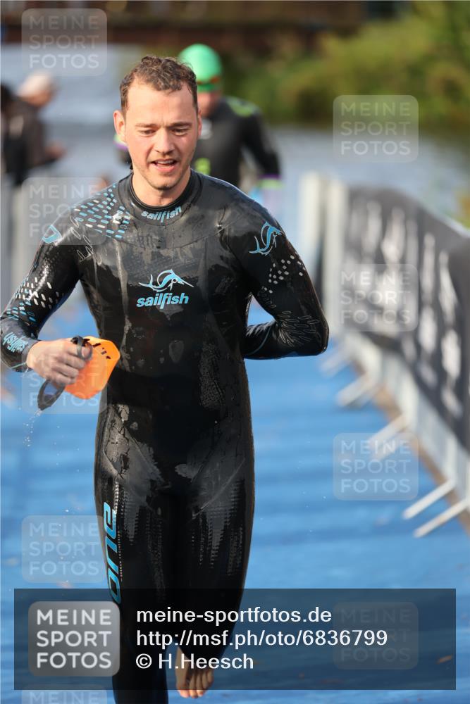25.08.2024 - Elbe Triathlon Hamburg H.Heesch http://msf.ph/oto/6836799 25.08.2024 08:36:16 Schwimmen 43, 45, 46, 54, 88, 90, 98 meine-sportfotos.de