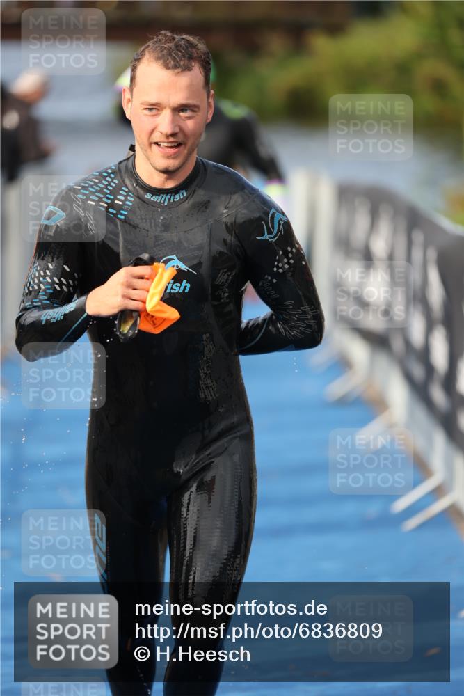 25.08.2024 - Elbe Triathlon Hamburg H.Heesch http://msf.ph/oto/6836809 25.08.2024 08:36:16 Schwimmen 43, 45, 46, 54, 88, 90, 98 meine-sportfotos.de