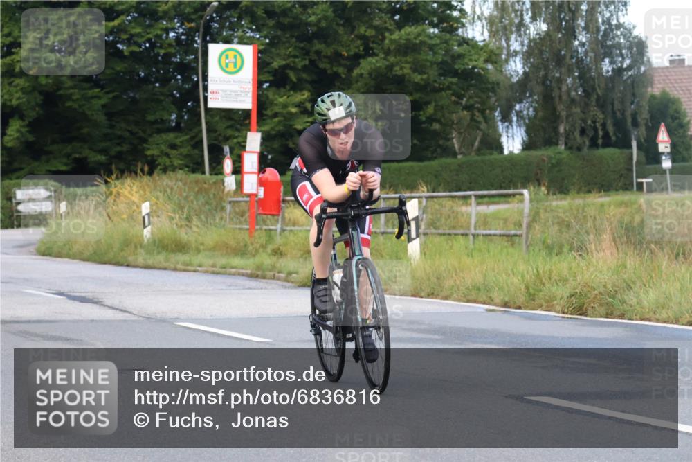 25.08.2024 - Elbe Triathlon Hamburg Fuchs,  Jonas http://msf.ph/oto/6836816 25.08.2024 08:46:30 Radfahren 59, 72, 63 meine-sportfotos.de