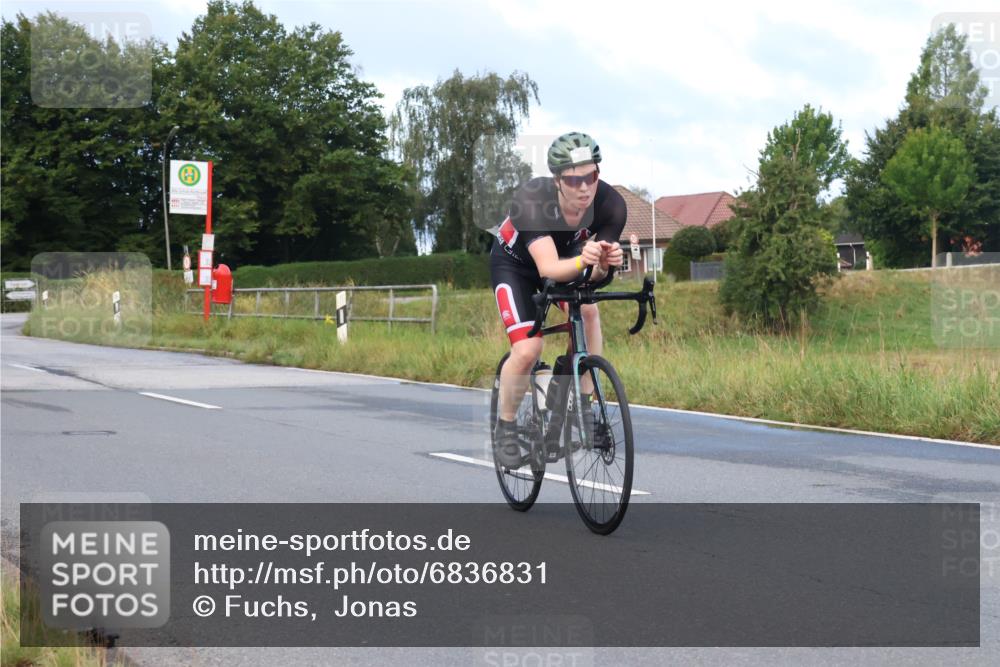 25.08.2024 - Elbe Triathlon Hamburg Fuchs,  Jonas http://msf.ph/oto/6836831 25.08.2024 08:46:30 Radfahren 59, 72, 63 meine-sportfotos.de