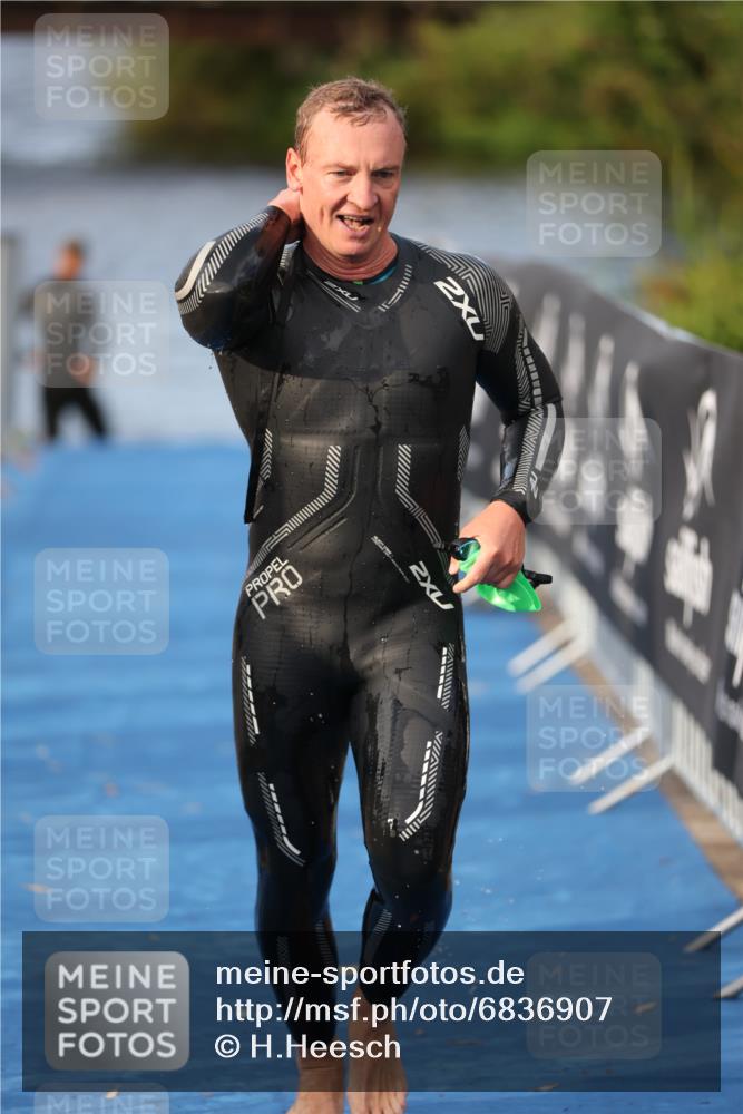 25.08.2024 - Elbe Triathlon Hamburg H.Heesch http://msf.ph/oto/6836907 25.08.2024 08:36:20 Schwimmen 43, 45, 46, 54, 88, 90 meine-sportfotos.de