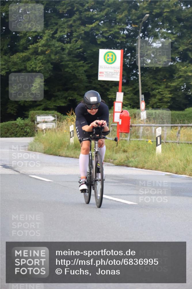 25.08.2024 - Elbe Triathlon Hamburg Fuchs,  Jonas http://msf.ph/oto/6836995 25.08.2024 08:47:44 Radfahren 111, 85 meine-sportfotos.de
