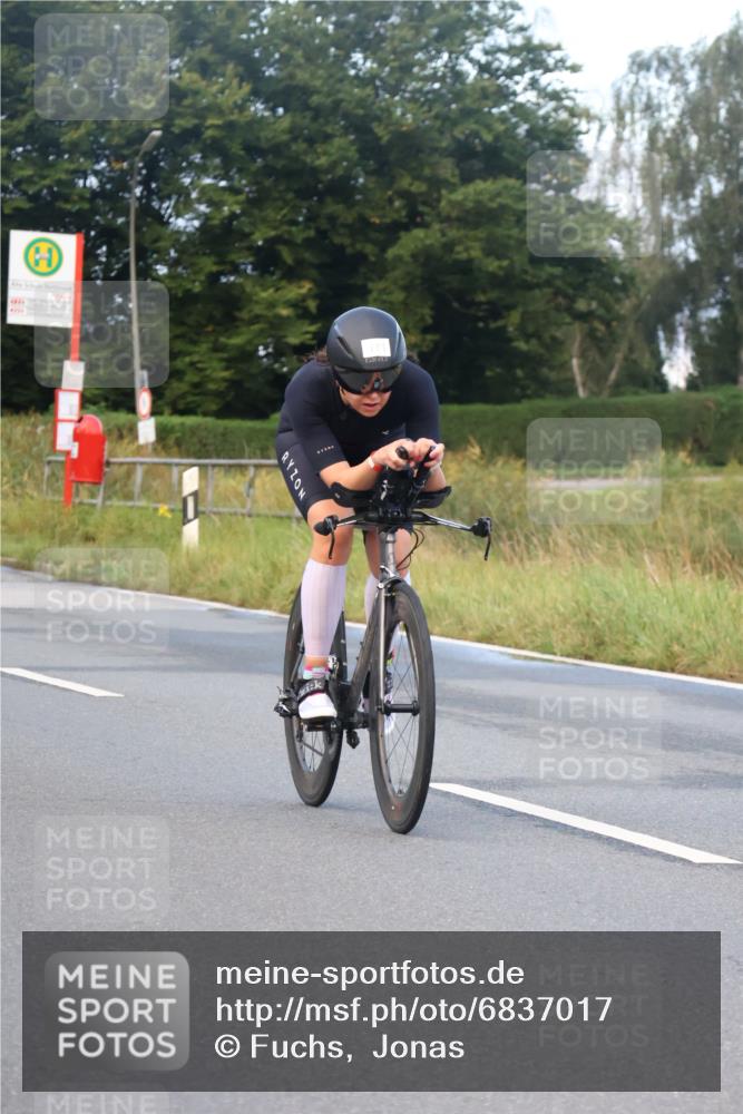 25.08.2024 - Elbe Triathlon Hamburg Fuchs,  Jonas http://msf.ph/oto/6837017 25.08.2024 08:47:44 Radfahren 111, 85 meine-sportfotos.de