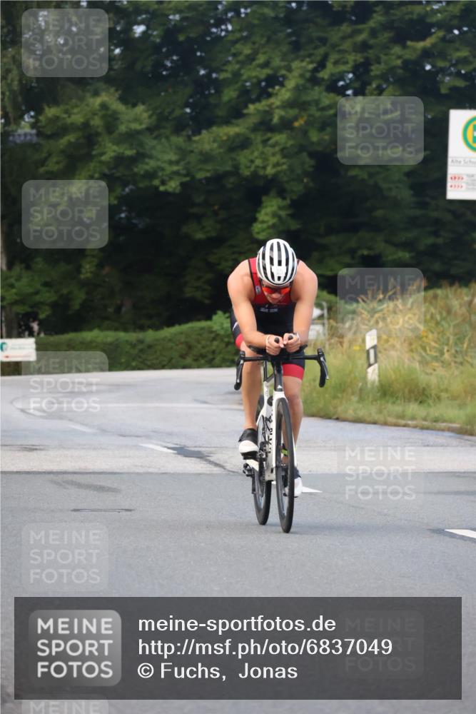 25.08.2024 - Elbe Triathlon Hamburg Fuchs,  Jonas http://msf.ph/oto/6837049 25.08.2024 08:47:47 Radfahren 111, 85 meine-sportfotos.de