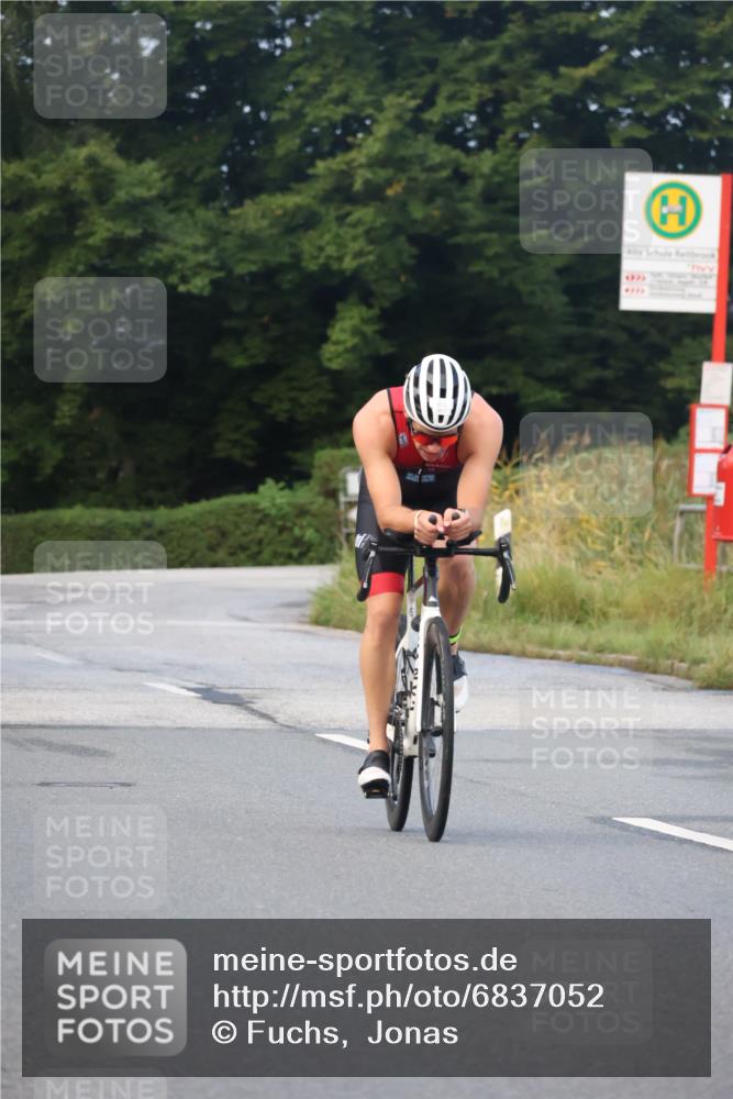 25.08.2024 - Elbe Triathlon Hamburg Fuchs,  Jonas http://msf.ph/oto/6837052 25.08.2024 08:47:47 Radfahren 111, 85 meine-sportfotos.de