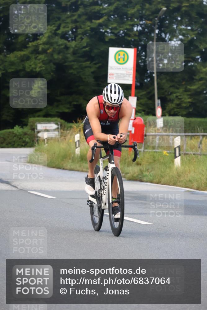 25.08.2024 - Elbe Triathlon Hamburg Fuchs,  Jonas http://msf.ph/oto/6837064 25.08.2024 08:47:48 Radfahren 111, 85 meine-sportfotos.de