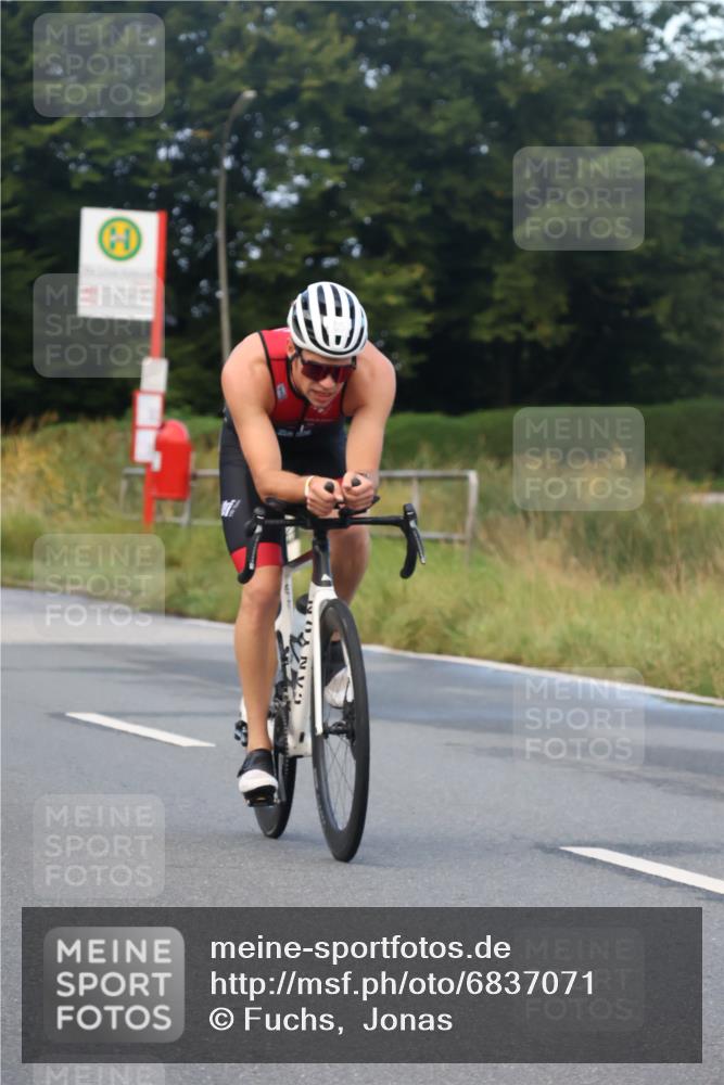 25.08.2024 - Elbe Triathlon Hamburg Fuchs,  Jonas http://msf.ph/oto/6837071 25.08.2024 08:47:48 Radfahren 111, 85 meine-sportfotos.de