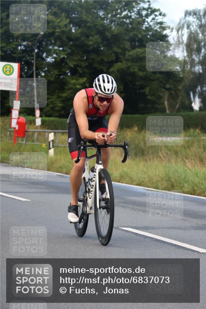 25.08.2024 - Elbe Triathlon Hamburg Fuchs,  Jonas http://msf.ph/oto/6837073 25.08.2024 08:47:48 Radfahren 111, 85 meine-sportfotos.de