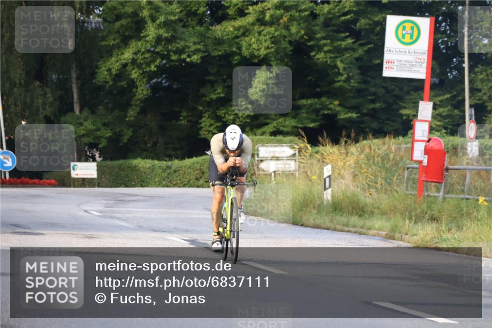 25.08.2024 - Elbe Triathlon Hamburg Fuchs,  Jonas http://msf.ph/oto/6837111 25.08.2024 08:48:22 Radfahren 101 meine-sportfotos.de