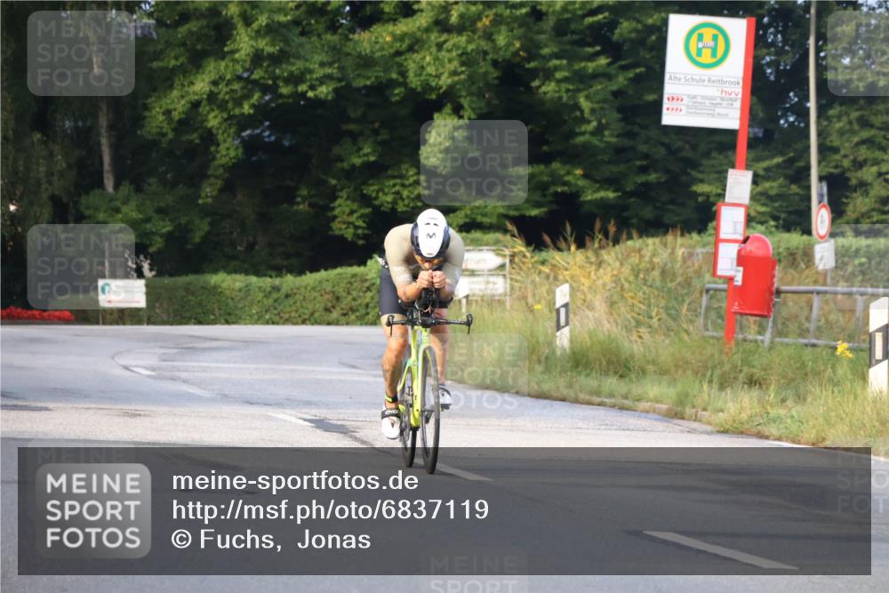 25.08.2024 - Elbe Triathlon Hamburg Fuchs,  Jonas http://msf.ph/oto/6837119 25.08.2024 08:48:22 Radfahren 101 meine-sportfotos.de