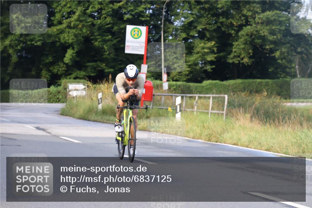 25.08.2024 - Elbe Triathlon Hamburg Fuchs,  Jonas http://msf.ph/oto/6837125 25.08.2024 08:48:23 Radfahren 101 meine-sportfotos.de