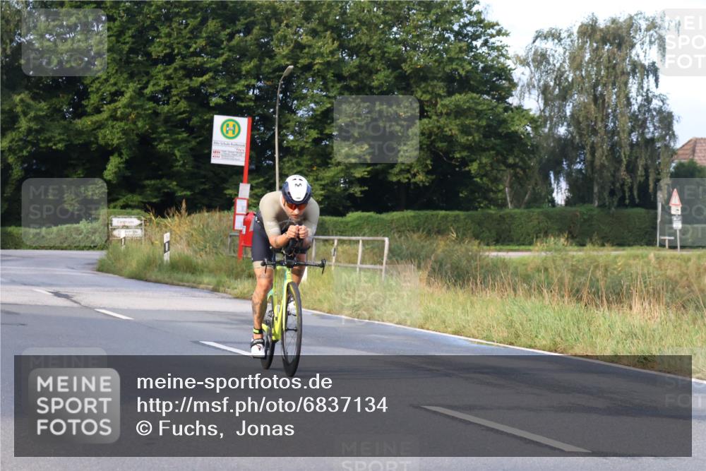 25.08.2024 - Elbe Triathlon Hamburg Fuchs,  Jonas http://msf.ph/oto/6837134 25.08.2024 08:48:23 Radfahren 101 meine-sportfotos.de