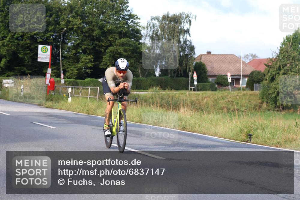 25.08.2024 - Elbe Triathlon Hamburg Fuchs,  Jonas http://msf.ph/oto/6837147 25.08.2024 08:48:23 Radfahren 101 meine-sportfotos.de