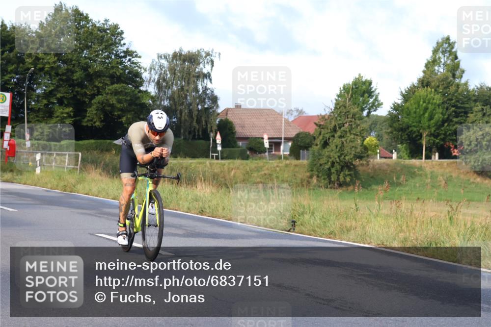 25.08.2024 - Elbe Triathlon Hamburg Fuchs,  Jonas http://msf.ph/oto/6837151 25.08.2024 08:48:24 Radfahren 101 meine-sportfotos.de