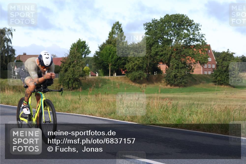 25.08.2024 - Elbe Triathlon Hamburg Fuchs,  Jonas http://msf.ph/oto/6837157 25.08.2024 08:48:24 Radfahren 101 meine-sportfotos.de