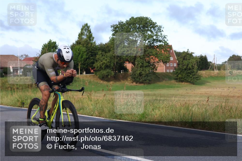 25.08.2024 - Elbe Triathlon Hamburg Fuchs,  Jonas http://msf.ph/oto/6837162 25.08.2024 08:48:24 Radfahren 101 meine-sportfotos.de