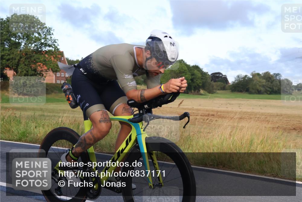 25.08.2024 - Elbe Triathlon Hamburg Fuchs,  Jonas http://msf.ph/oto/6837171 25.08.2024 08:48:24 Radfahren 101 meine-sportfotos.de