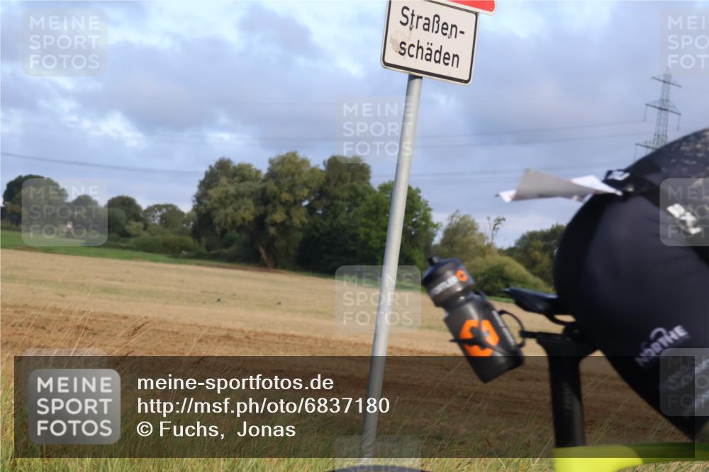 25.08.2024 - Elbe Triathlon Hamburg Fuchs,  Jonas http://msf.ph/oto/6837180 25.08.2024 08:48:25 Radfahren 101 meine-sportfotos.de