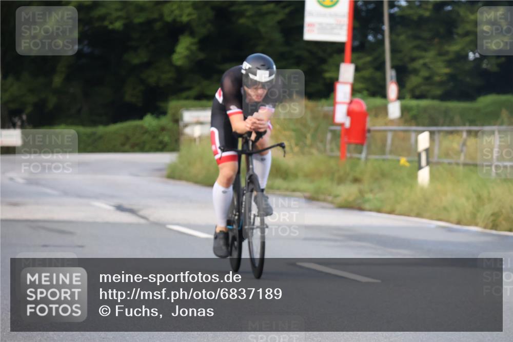 25.08.2024 - Elbe Triathlon Hamburg Fuchs,  Jonas http://msf.ph/oto/6837189 25.08.2024 08:48:45 Radfahren 65 meine-sportfotos.de
