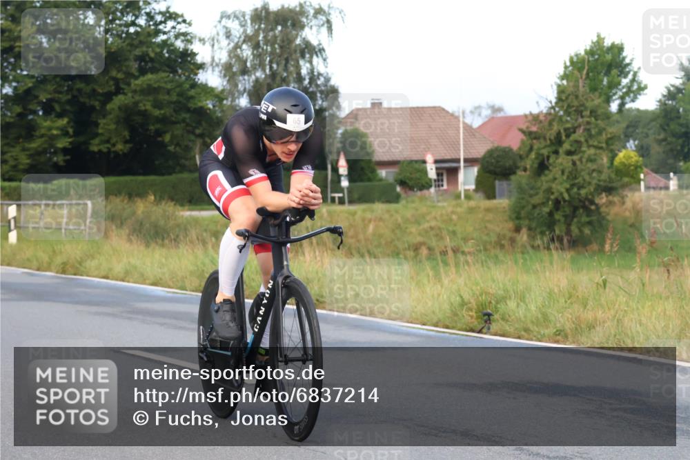 25.08.2024 - Elbe Triathlon Hamburg Fuchs,  Jonas http://msf.ph/oto/6837214 25.08.2024 08:48:46 Radfahren 65 meine-sportfotos.de