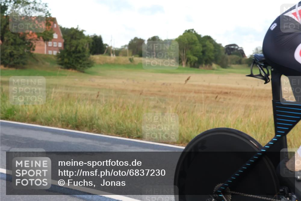 25.08.2024 - Elbe Triathlon Hamburg Fuchs,  Jonas http://msf.ph/oto/6837230 25.08.2024 08:48:46 Radfahren 65 meine-sportfotos.de