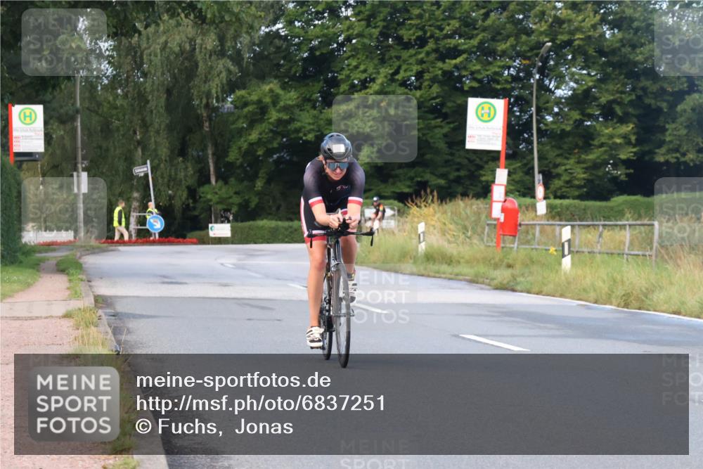 25.08.2024 - Elbe Triathlon Hamburg Fuchs,  Jonas http://msf.ph/oto/6837251 25.08.2024 08:49:13 Radfahren 107 meine-sportfotos.de