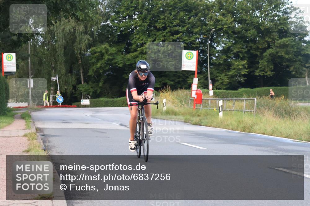 25.08.2024 - Elbe Triathlon Hamburg Fuchs,  Jonas http://msf.ph/oto/6837256 25.08.2024 08:49:13 Radfahren 107 meine-sportfotos.de