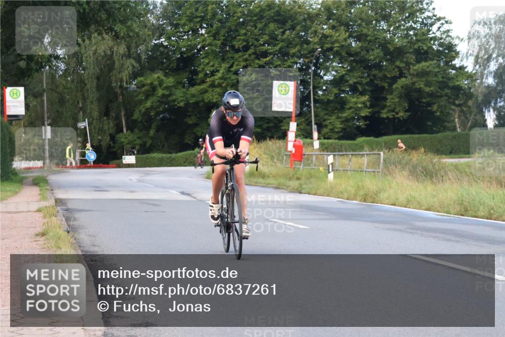 25.08.2024 - Elbe Triathlon Hamburg Fuchs,  Jonas http://msf.ph/oto/6837261 25.08.2024 08:49:13 Radfahren 107 meine-sportfotos.de