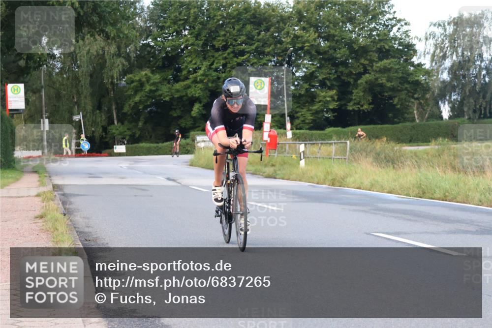 25.08.2024 - Elbe Triathlon Hamburg Fuchs,  Jonas http://msf.ph/oto/6837265 25.08.2024 08:49:13 Radfahren 107 meine-sportfotos.de