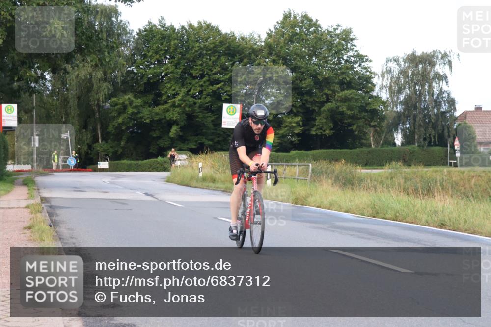 25.08.2024 - Elbe Triathlon Hamburg Fuchs,  Jonas http://msf.ph/oto/6837312 25.08.2024 08:49:20 Radfahren 53 meine-sportfotos.de