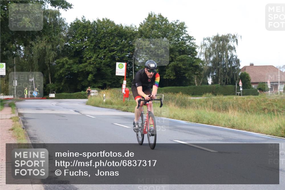 25.08.2024 - Elbe Triathlon Hamburg Fuchs,  Jonas http://msf.ph/oto/6837317 25.08.2024 08:49:21 Radfahren 53 meine-sportfotos.de