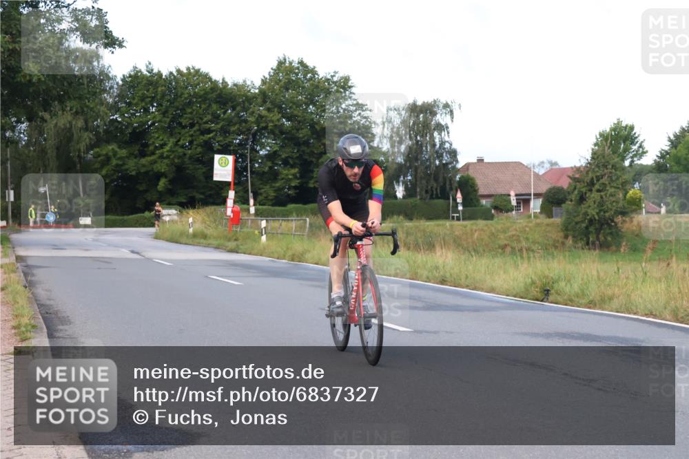 25.08.2024 - Elbe Triathlon Hamburg Fuchs,  Jonas http://msf.ph/oto/6837327 25.08.2024 08:49:21 Radfahren 53 meine-sportfotos.de