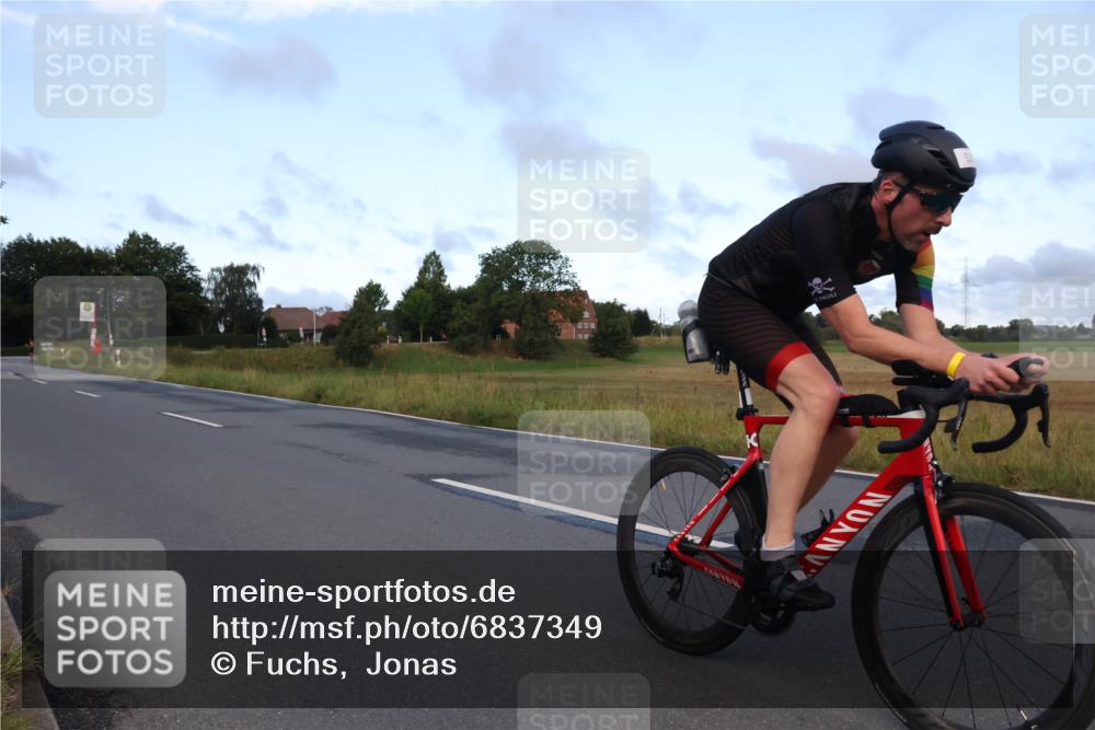 25.08.2024 - Elbe Triathlon Hamburg Fuchs,  Jonas http://msf.ph/oto/6837349 25.08.2024 08:49:22 Radfahren 53 meine-sportfotos.de