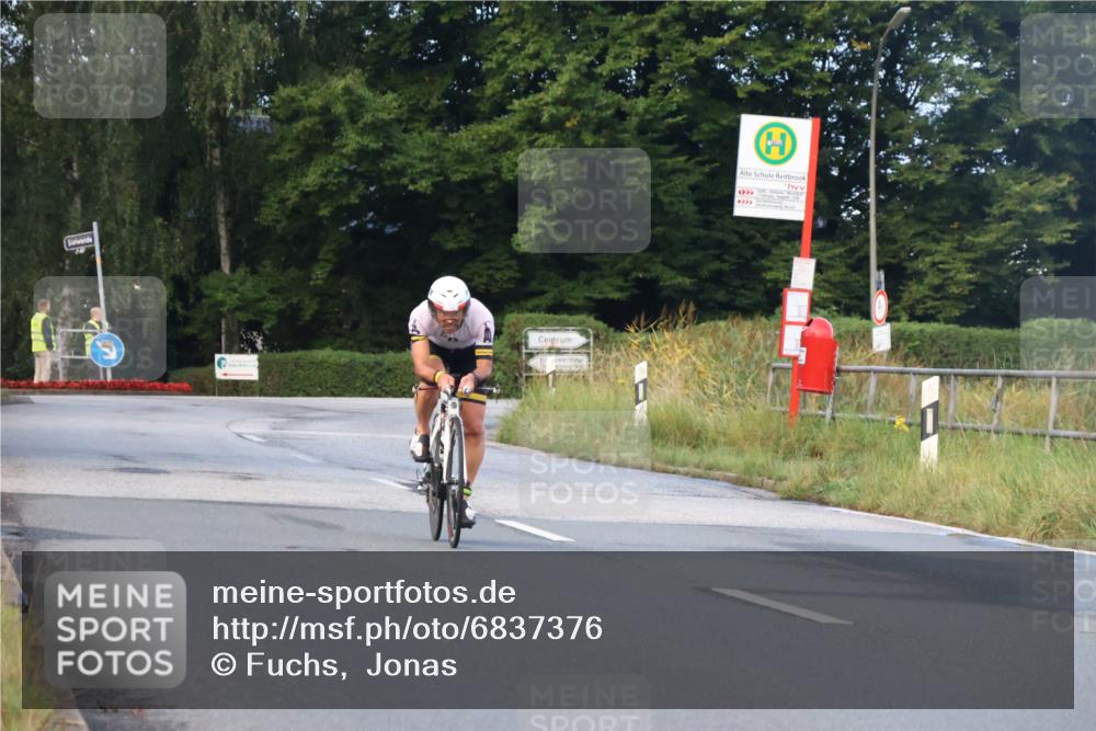 25.08.2024 - Elbe Triathlon Hamburg Fuchs,  Jonas http://msf.ph/oto/6837376 25.08.2024 08:50:04 Radfahren 73 meine-sportfotos.de