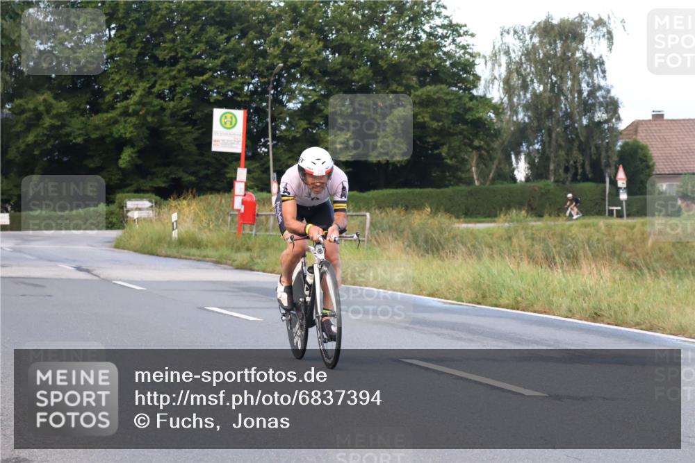 25.08.2024 - Elbe Triathlon Hamburg Fuchs,  Jonas http://msf.ph/oto/6837394 25.08.2024 08:50:05 Radfahren 73 meine-sportfotos.de